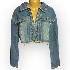 PrettyLittleThing Cropped Denim Jacket Raw Hem Zip Front‎ Blue Petite US 10